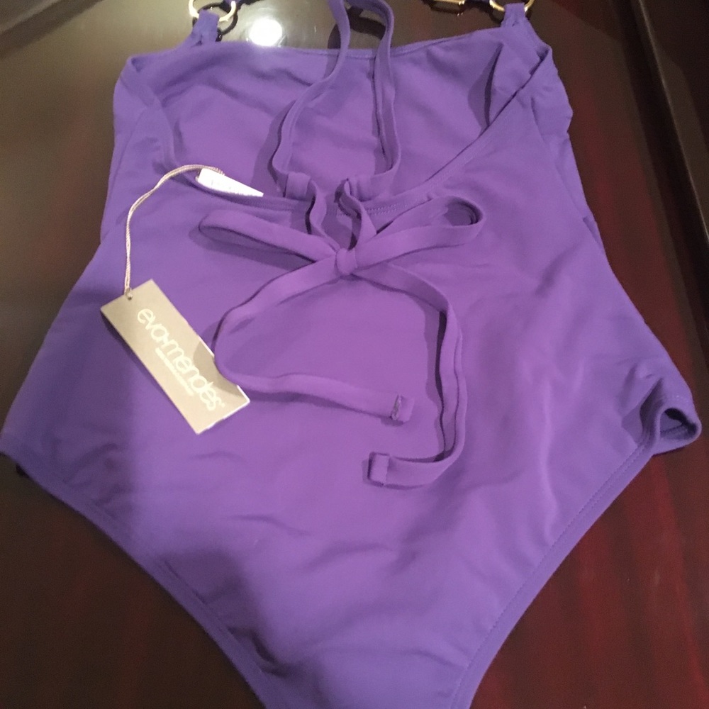 Bathing suit - Picture 2 of 3